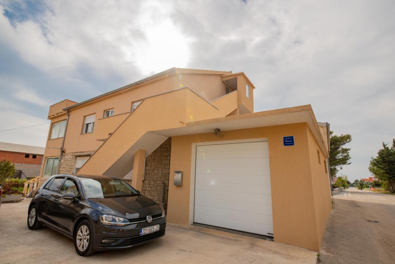 Apartman Eva Vrsi Bagian luar foto