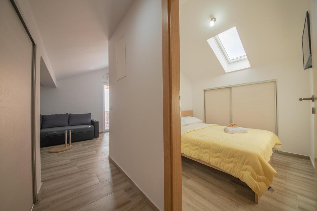 Apartman Eva Vrsi Bagian luar foto