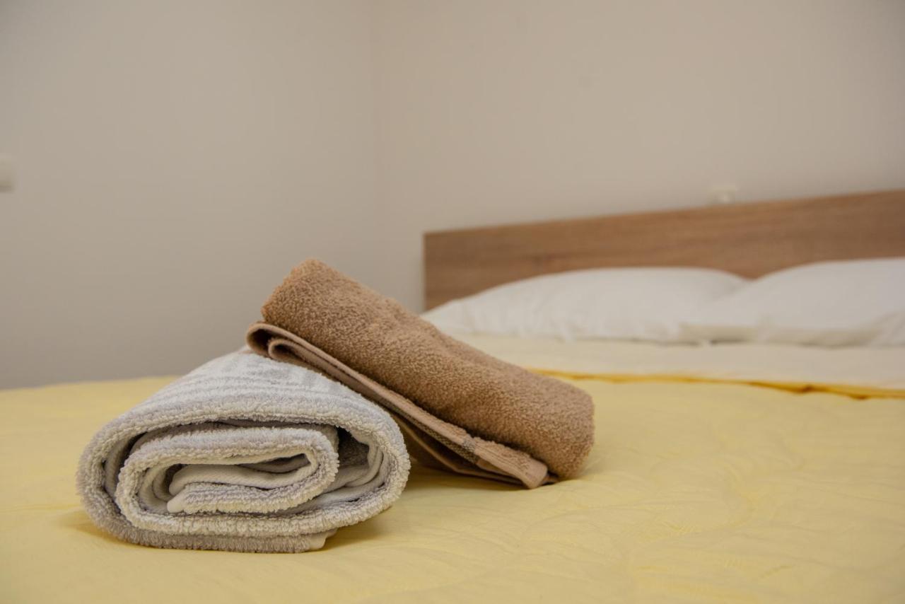Apartman Eva Vrsi Bagian luar foto