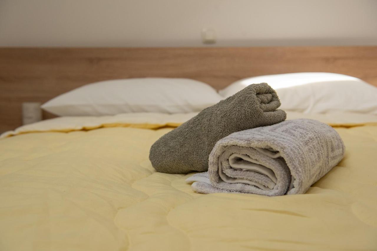 Apartman Eva Vrsi Bagian luar foto