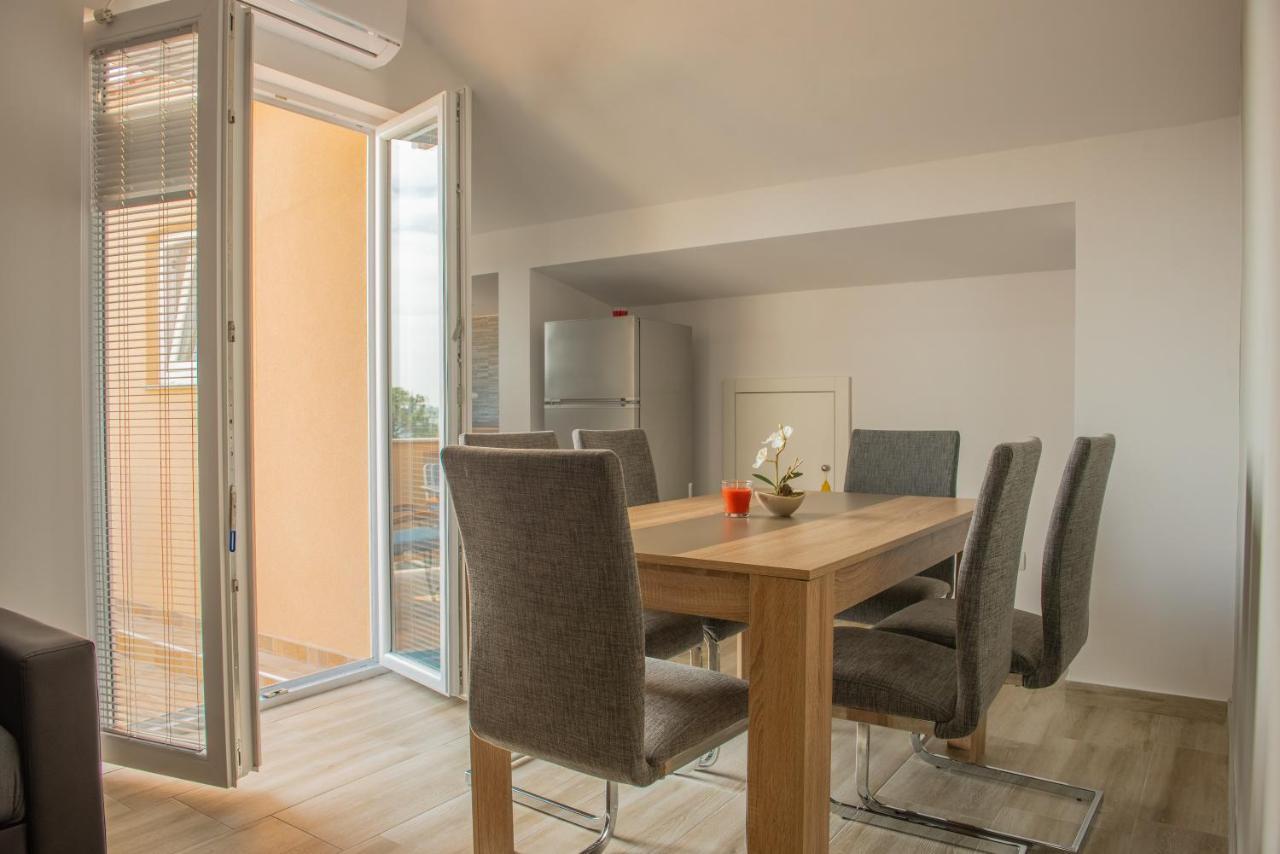 Apartman Eva Vrsi Bagian luar foto