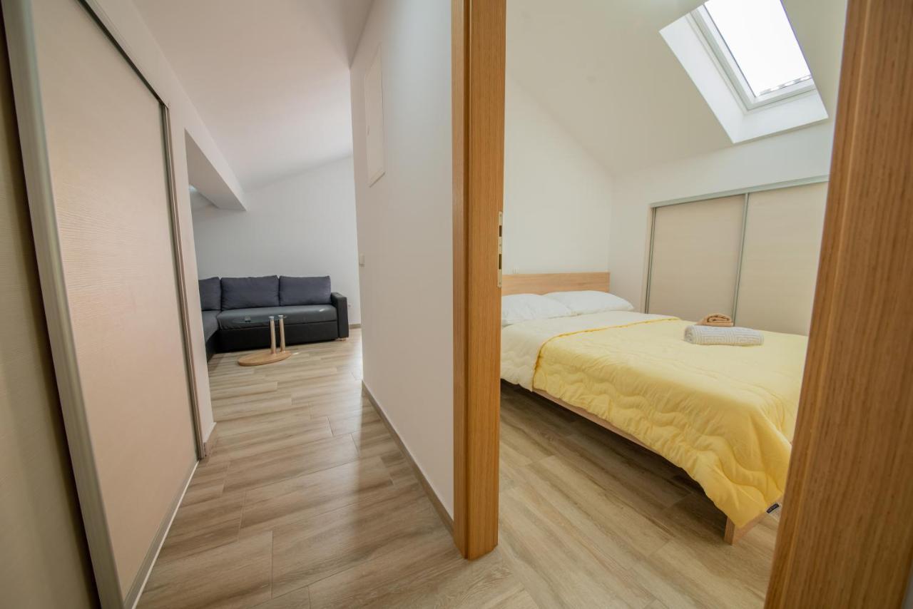 Apartman Eva Vrsi Bagian luar foto