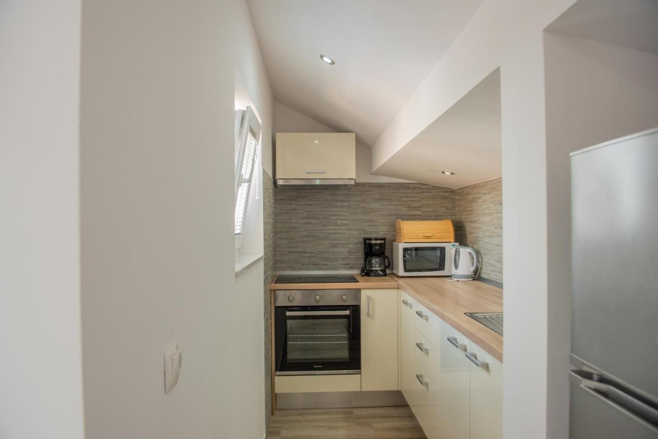Apartman Eva Vrsi Bagian luar foto
