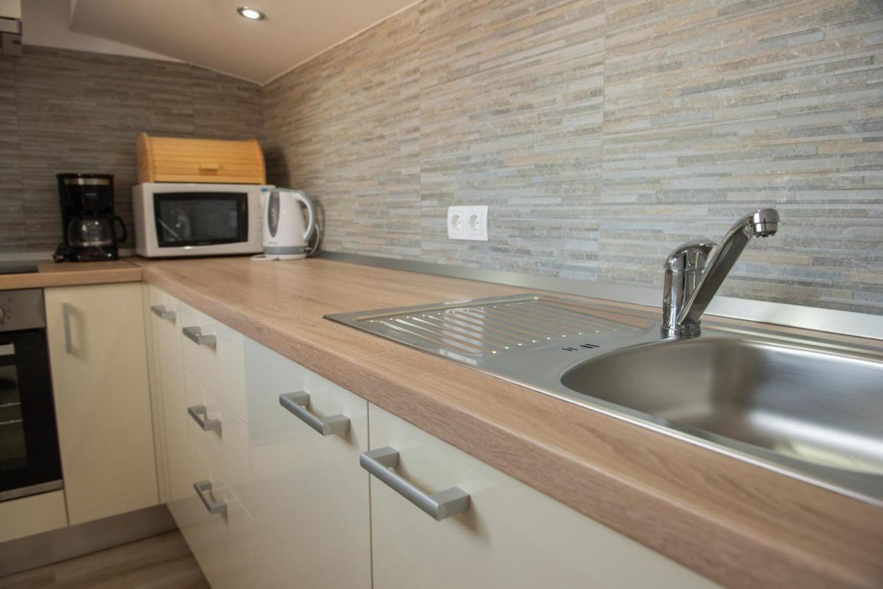Apartman Eva Vrsi Bagian luar foto