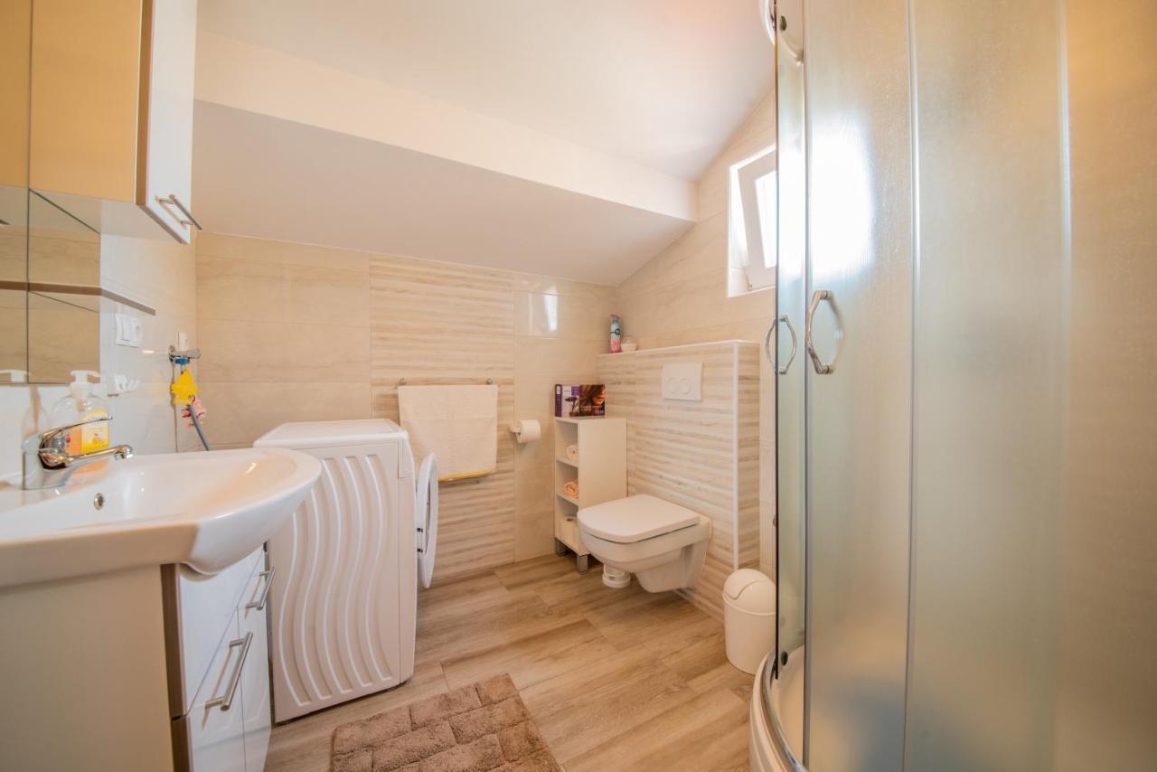 Apartman Eva Vrsi Bagian luar foto