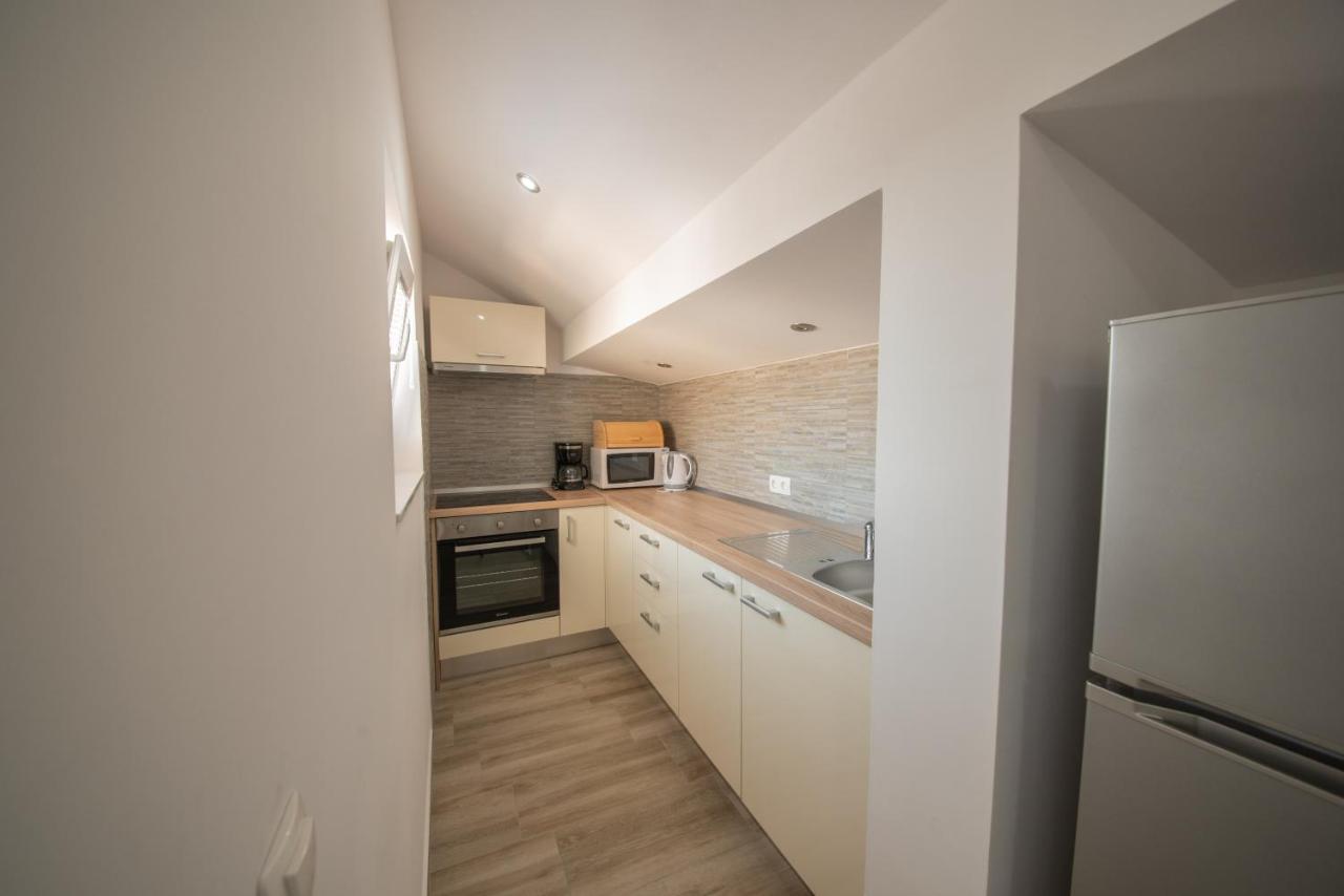 Apartman Eva Vrsi Bagian luar foto