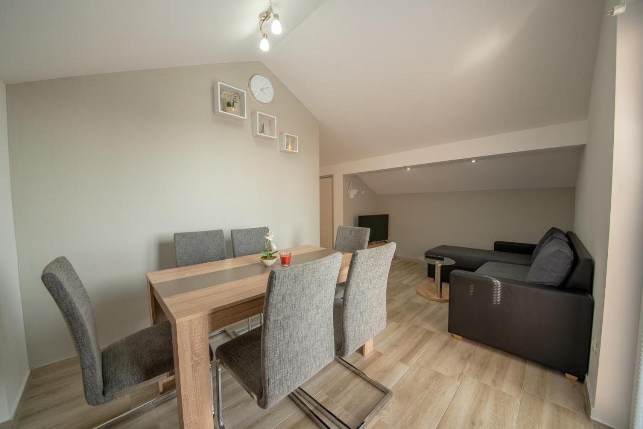 Apartman Eva Vrsi Bagian luar foto