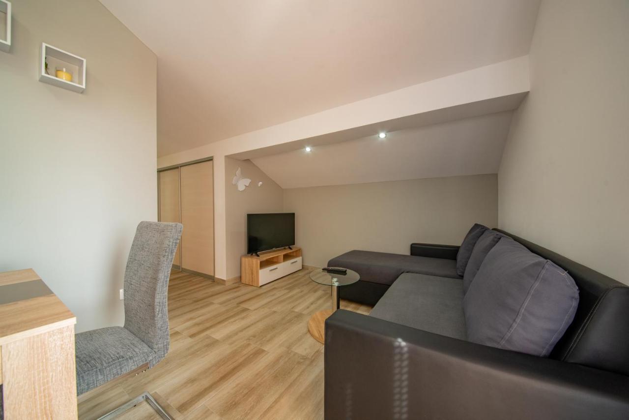 Apartman Eva Vrsi Bagian luar foto
