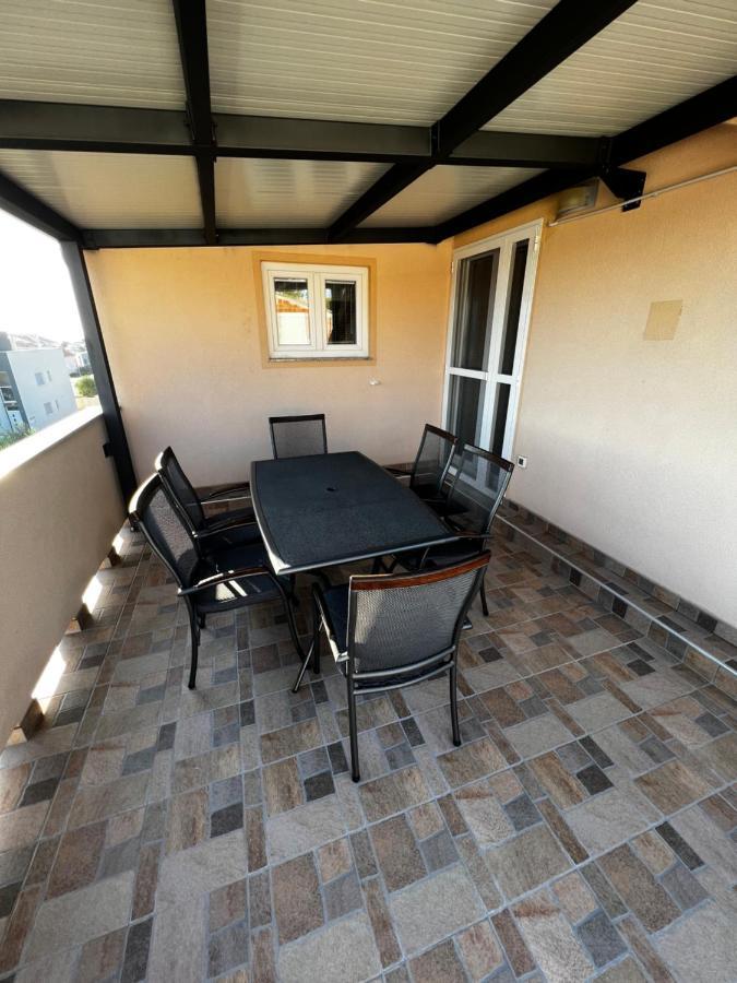 Apartman Eva Vrsi Bagian luar foto